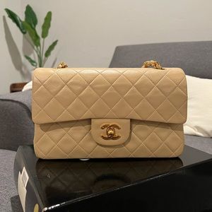 ❤️SOLD❤️ CHANEL BEIGE SMALL CLASSIC FLAP